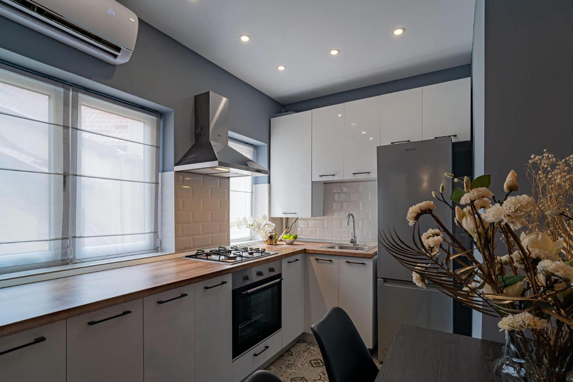 Chic Black & White 2Br Retreat On Dambovitei บูคาเรสต์ ภายนอก รูปภาพ